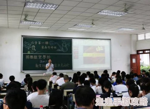 把舌头伸进她两腿间的花缝里视频引发热议，网友们纷纷讨论其背后的文化现象与社会影响