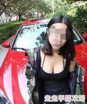 性感美女抠逼图片引发热议，网友纷纷讨论其背后的文化现象与社会影响，成为网络热点话题