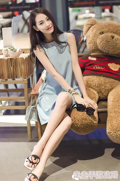 国产美女久久久久久久久久久：最新时尚潮流引领者，展现独特魅力与自信风采，成为社交媒体热议焦点！