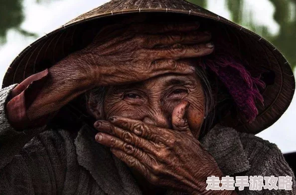 欧美老妇性生活：惊人发现揭示她们的性生活秘密，打破传统观念引发广泛讨论和关注！