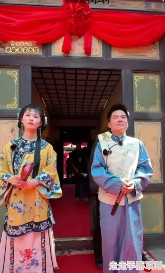 美女被，引发网友热议：背后真相令人震惊，社会反响强烈！