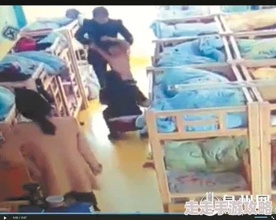 女教师脱了内裤让我爽，这个故事讲述了一位男学生与他的女老师之间发生的意外事件，揭示了师生关系中的复杂情感和道德困境
