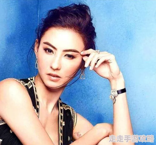张柏芝下面一清二楚原来是指她在电影中的角色表现十分透彻