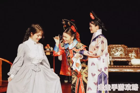 皇后出墙记近日该剧在全国巡演中反响热烈吸引了众多观众前来观看
