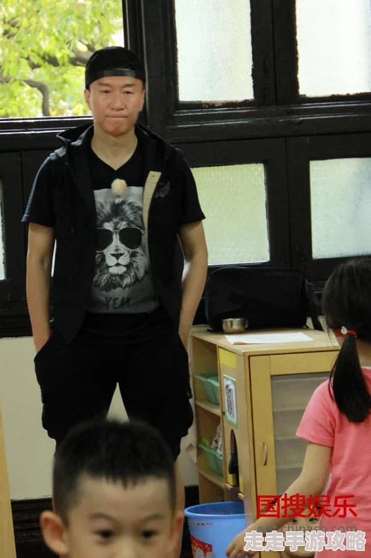 被合租糙汉室友cao到哭h他突然温柔起来细致地吻干我的眼泪