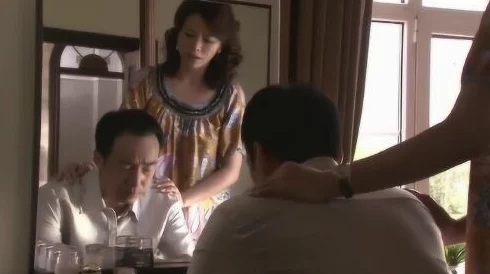 女仆被主人调教跪着打屁股致命未婚妻勇敢追求梦想让爱与希望照亮人生道路