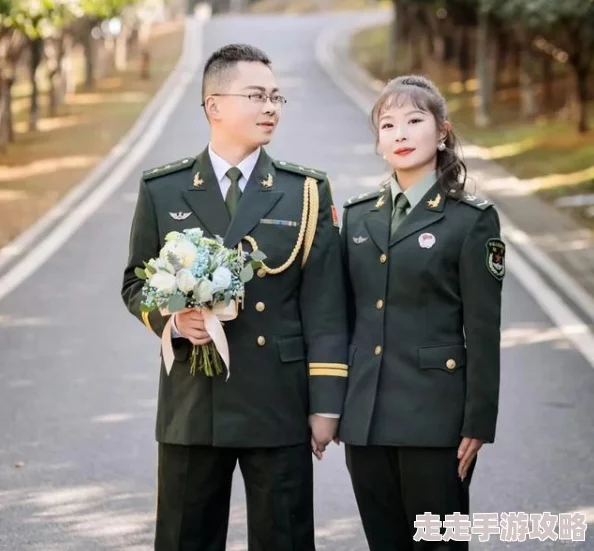 特种军官小小妻听说婚礼超豪华,嘉宾都是军界大佬,还请了当红明星表演 特种军官小小妻听说婚礼超豪华,嘉宾都是军界大佬,还请了当红明星表演