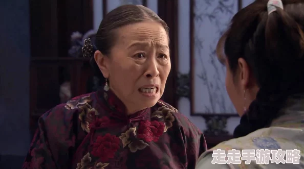 老太爷用力丫鬟肉肉据说府里丫鬟都穿红肚兜老爷每晚都要听小曲儿 老太爷用力丫鬟肉肉据说府里丫鬟都穿红肚兜老爷每晚都要听小曲儿