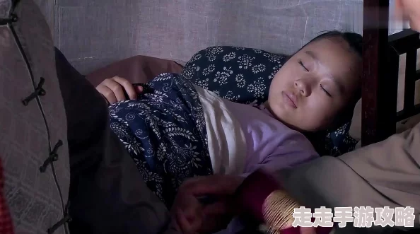 老太爷用力丫鬟肉肉据说府里丫鬟都穿红肚兜老爷每晚都要听小曲儿 老太爷用力丫鬟肉肉据说府里丫鬟都穿红肚兜老爷每晚都要听小曲儿