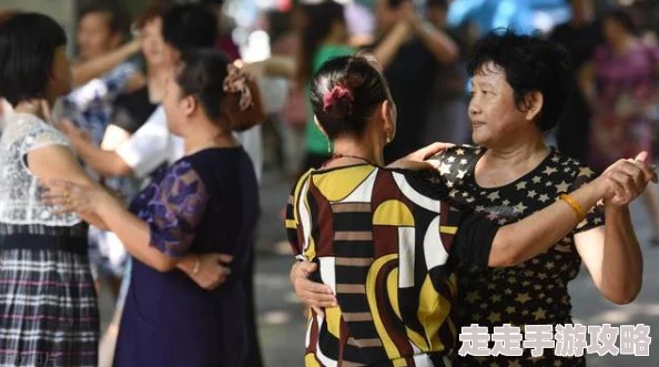 老妇交广场舞比赛后与隔壁小区领队发生争执疑似奖金分配不均