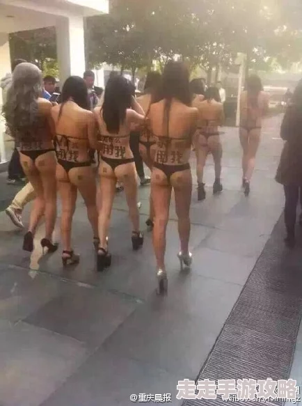 无遮挡裸光屁屁打屁股低俗不雅格调低下令人不适宣扬暴力