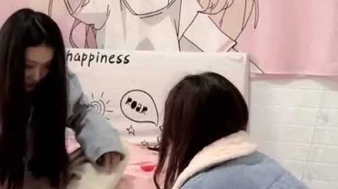 我强行扒开妺妺的腿cao网友：令人作呕的幻想，必须严惩这种行为