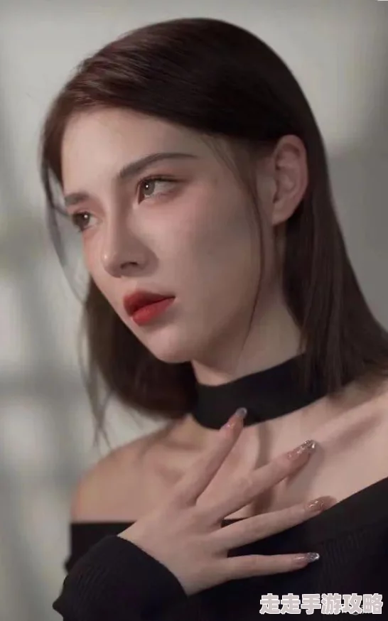 欧美异族少另类圈内盛传某位混血新星疑似与神秘富商交往频繁出入高级场所 欧美异族少另类圈内盛传某位混血新星疑似与神秘富商交往频繁出入高级场所