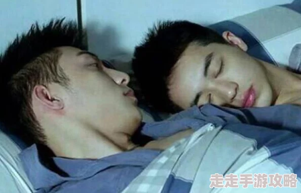 男男调教双性听说圈内大佬也爱这一口还私下收藏了不少相关影片据说尺度很大