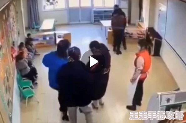 英语老师充足的奶水疑似哺乳期遭学生偷拍传播校方已介入调查 英语老师充足的奶水疑似哺乳期遭学生偷拍传播校方已介入调查