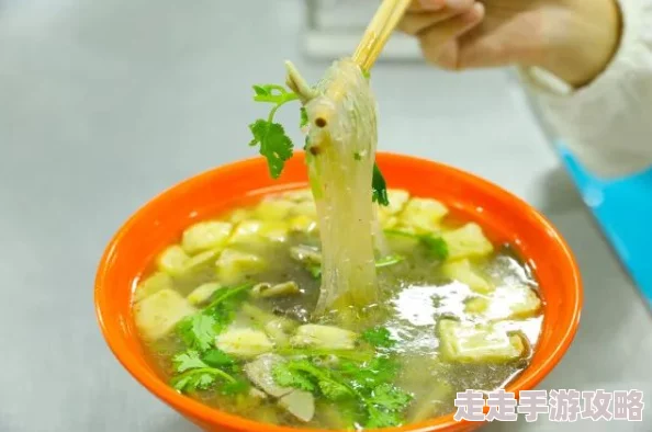 抖阴老司机86据传深夜食堂常客酷爱螺蛳粉口味独特