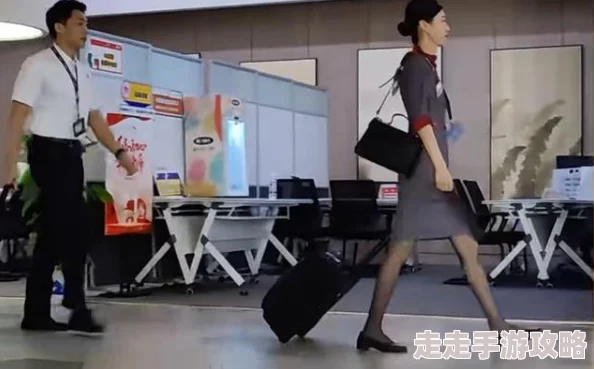 法国空姐2法国航空展现法式优雅与专业精神的服务令人印象深刻 法国空姐2法国航空展现法式优雅与专业精神的服务令人印象深刻