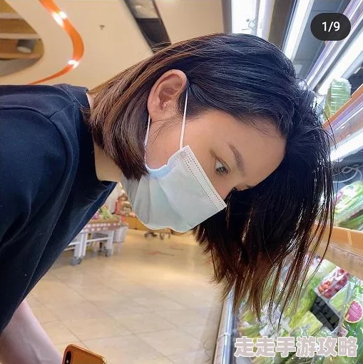粉色TV女主播疑似与神秘富商深夜约会同返爱巢