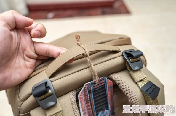 地铁逃生必备：深度爆料哪款背包更胜一筹，实用性与安全性大比拼！