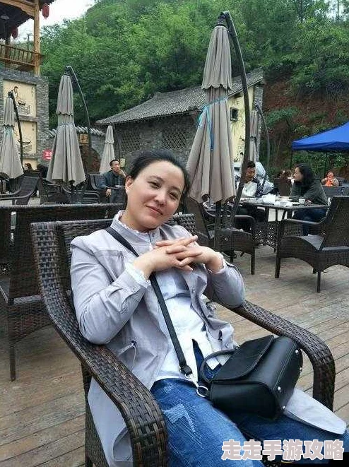 赵丽雅正搭公交车准备回家被曝曾是选秀节目人气选手 赵丽雅正搭公交车准备回家被曝曾是选秀节目人气选手