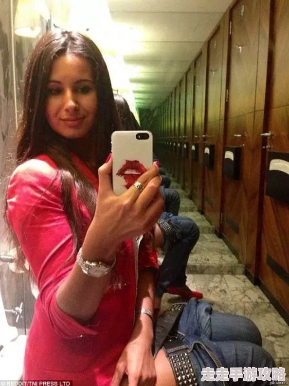 欧美校园自拍小说图片充斥低俗内容质量差剧情老套人物刻板 欧美校园自拍小说图片充斥低俗内容质量差剧情老套人物刻板