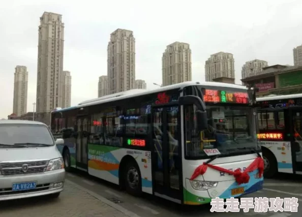 在公交车上被c的走不动路网友:编的吧,现在谁还挤公交 在公交车上被c的走不动路网友:编的吧,现在谁还挤公交