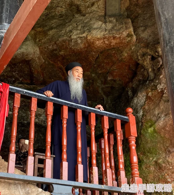 这个道士有神通网友实拍鹤鸣山道士隔空取物引热议